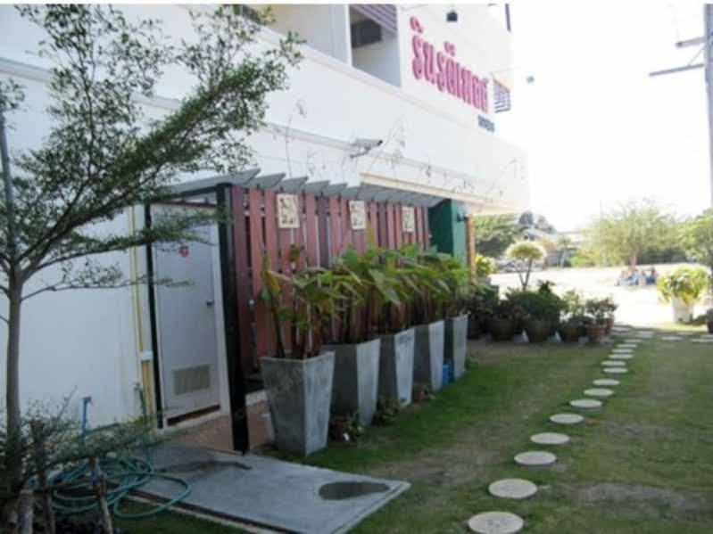 Rinradee Place Buriram Buitenkant foto